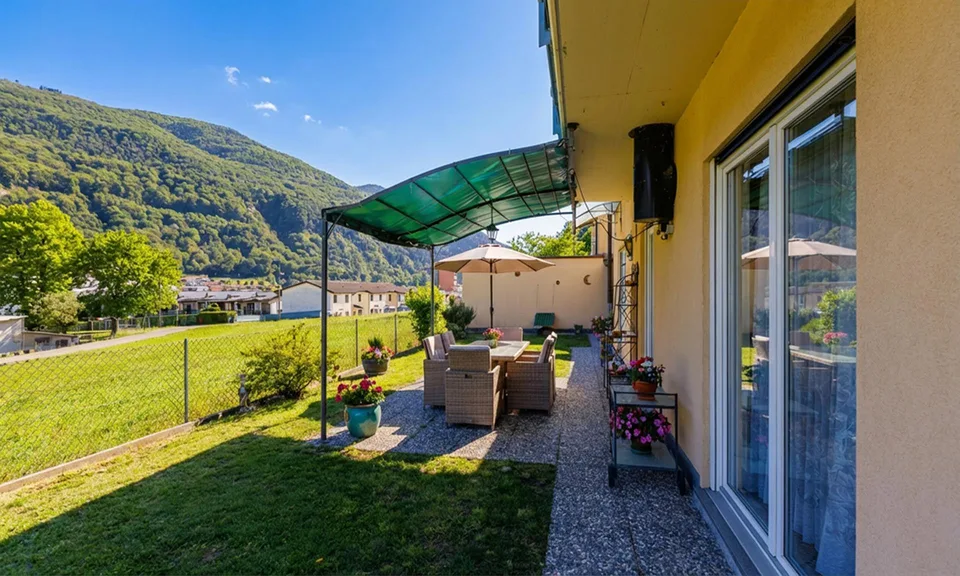 SCHÖNE VILLA MIT 5.5 ZIMMERN UND PRIVATGARTEN IN BARBENGO