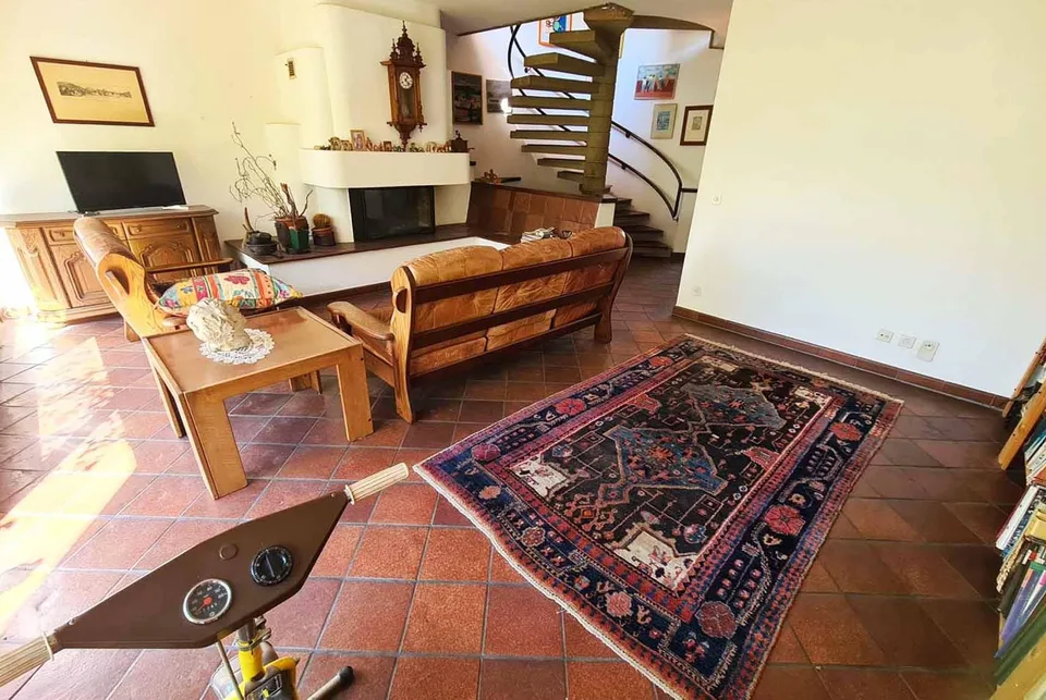ACCOGLIENTE CASA 5.5 LOCALI IMMERSA NEL VERDE A MELANO