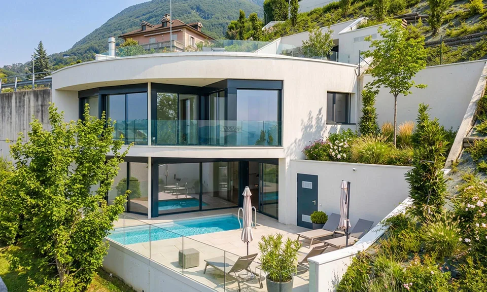 Spektakuläre Villa mit Pool und Panoramablick in Lugano