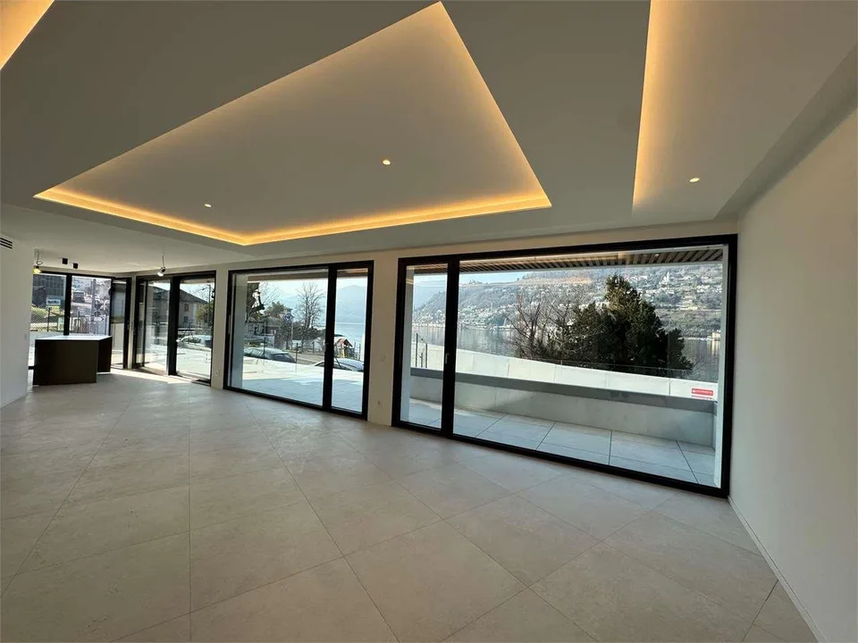 Meravigliosa villa di pregio triplex vista lago di 4.5 locali Brusino