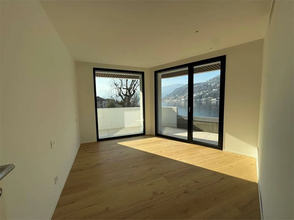 Meravigliosa villa di pregio triplex vista lago di 4.5 locali Brusino – foto 6 di 24