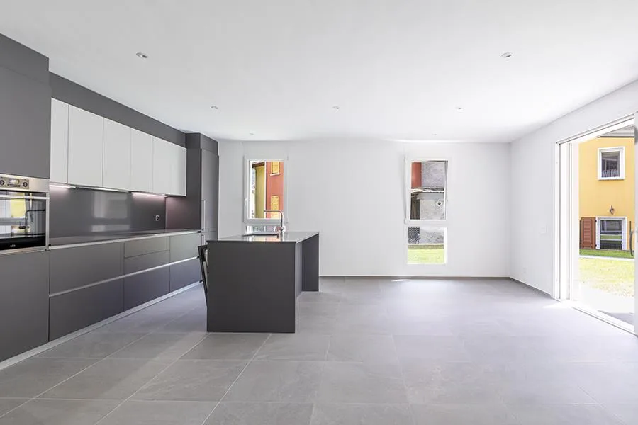 (RENT TO BUY) MODERNO 3.5 LOCALI CON GIARDINO A LUMINO