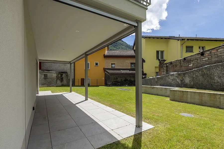 NEUWERTIGES 3.5-ZIMMER-WOHNUNG MIT PRIVATGARTEN IN LUMINO – Foto 9 von 33