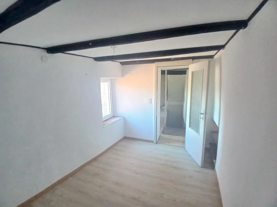 TYPISCHES HAUS MIT 4.5 ZIMMERN IN TESSERETE / BIGORIO