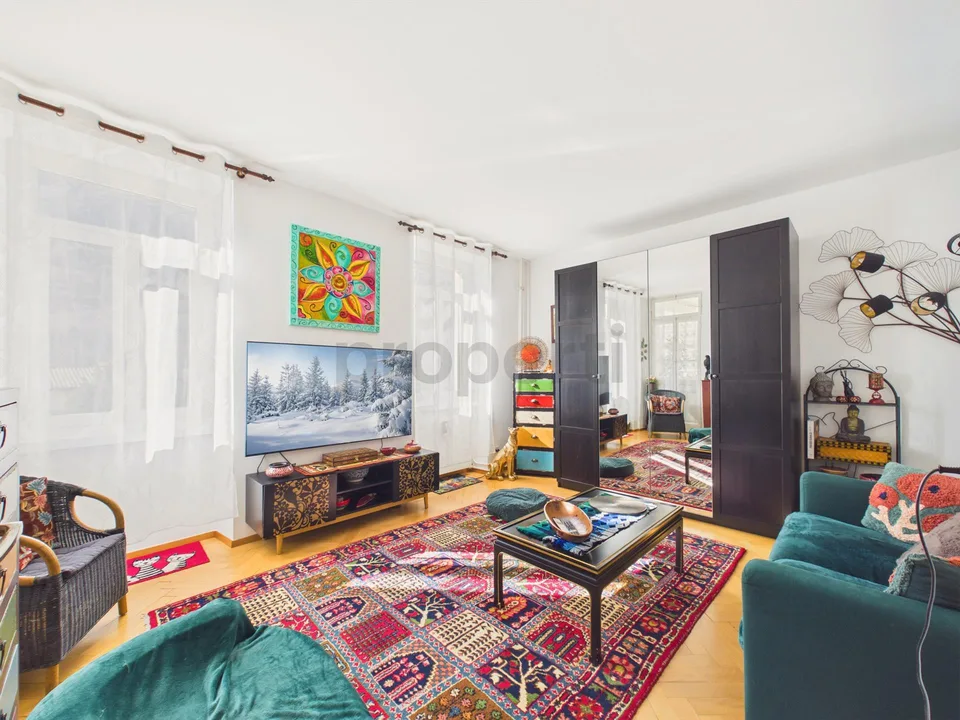 Elegante villa 8.5 locali con finiture di pregio e ampio box auto, ...
