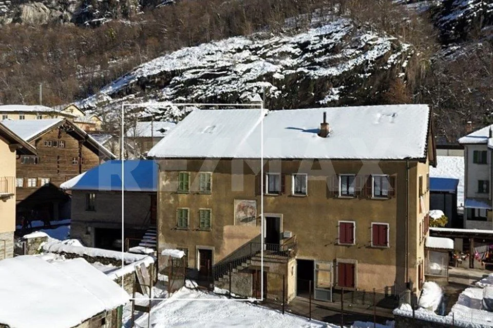 Per gli amanti delle ristrutturazioni. Fai rivivere una tipica casa ticinese