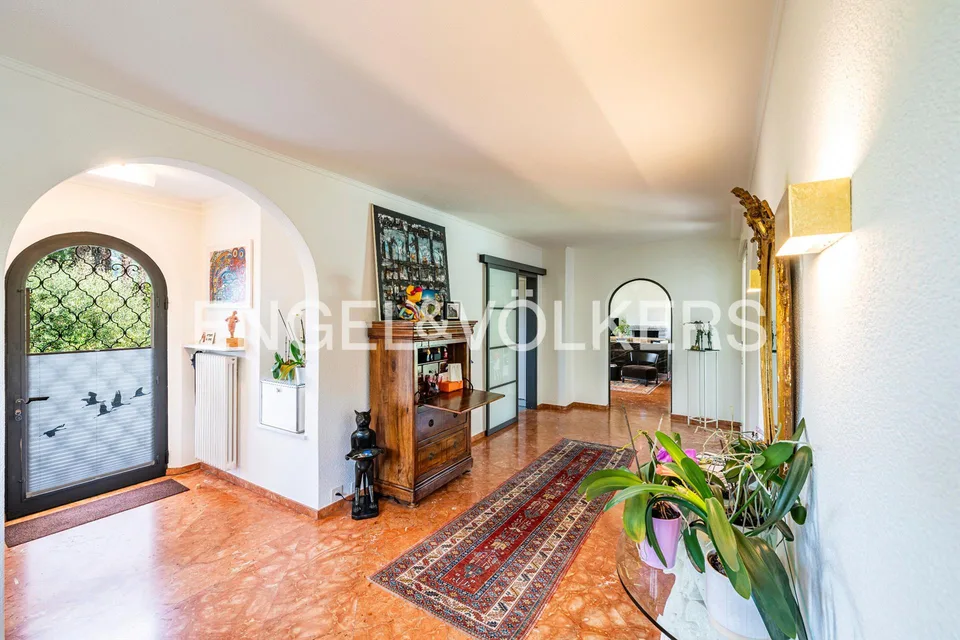 Esclusiva villa con piscina in prima linea sul lago – foto 12 di 13
