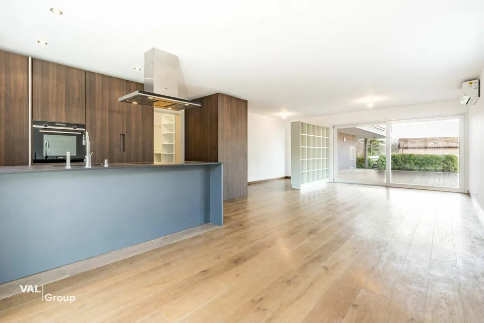 Geräumige Wohnung in einem Zweifamilienhaus
