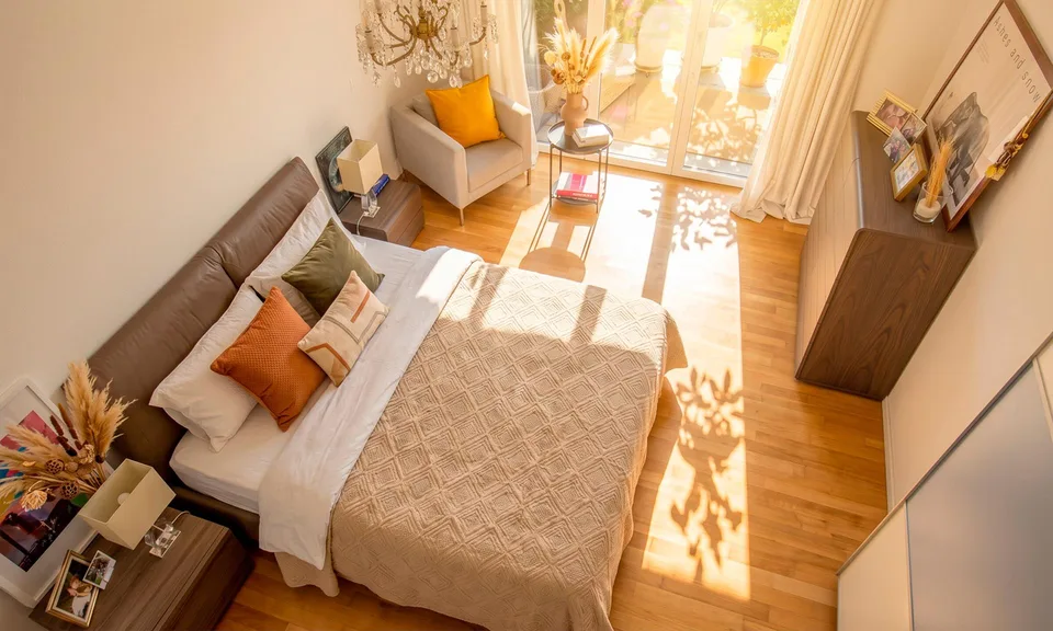 RENOVIERTE 5.5-ZIMMER-VILLA MIT OFFENEM SEEBLICK IN CAPOLAGO