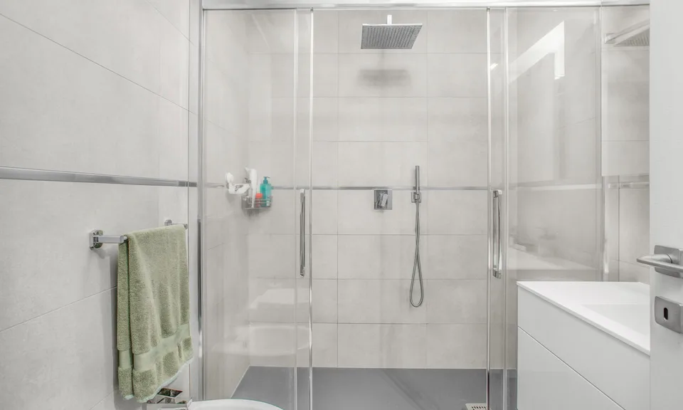 ÉTONNANT ET MODERNE 2.5 PIÈCES AVEC VUE OUVERTE À MASSAGNO – photo 8 sur 9