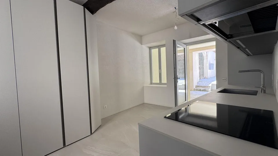 APPARTEMENT ÉLÉGANT 2.5 PIÈCES AU CENTRE DE MENDRISIO – photo 6 sur 10