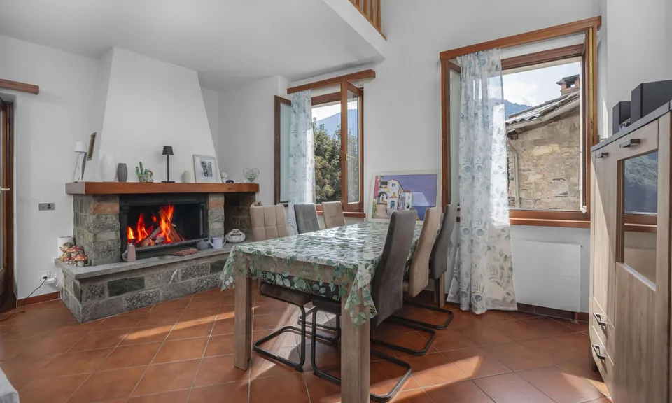 BELLE MAISON DE 4.5 PIÈCES DANS LE VERT À CASTEL SAN PIETRO