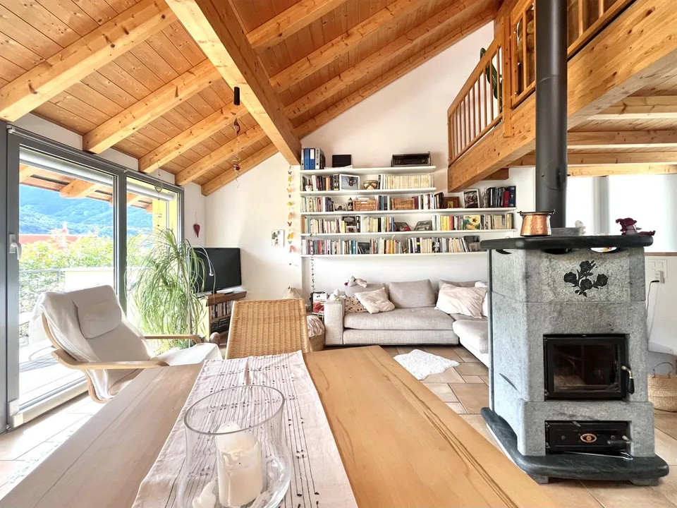 RENOVIERTES HAUS MIT GARTEN IN MONTE CARASSO