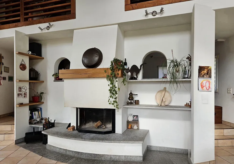 BELLISSIMA VILLA BIFAMILIARE 6.5 CON GIARDINO A GIUBIASCO