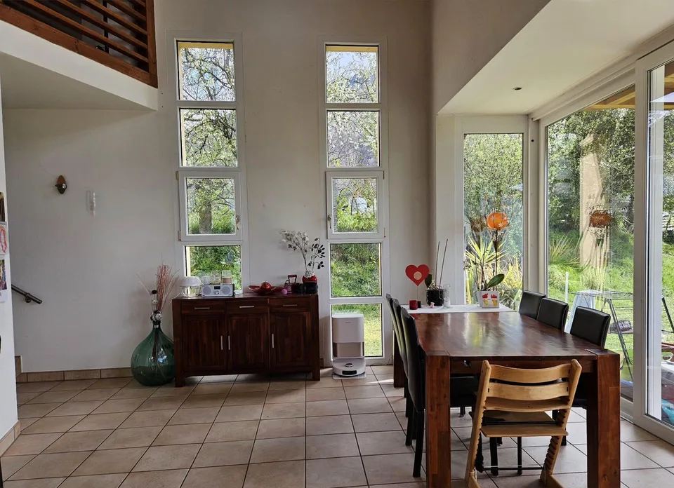 BELLISSIMA VILLA BIFAMILIARE 6.5 CON GIARDINO A GIUBIASCO