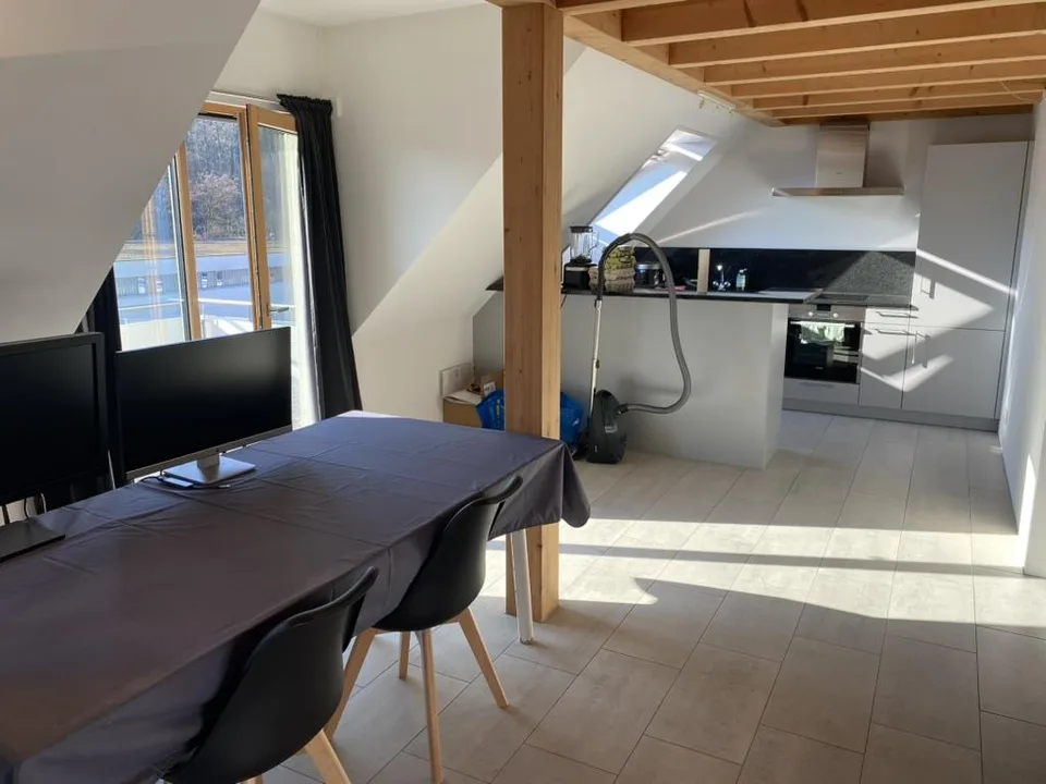 Charmant appartement 2.5 pièces en mansarde (maisonette)