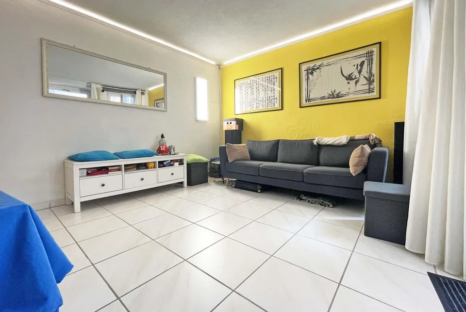 GERÄUMIGES UND TYPISCHES HAUS MIT 5,5 ZIMMERN IN RIVA SAN VITALE – Foto 6 von 12