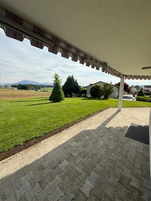 Ruhige Wohnlage, grosszügiger Gartensitzplatz und zwei Tiefgaragenp...