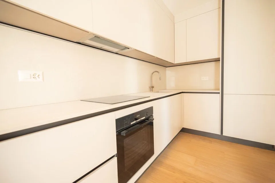 Affittasi appartamento 2.5 locali con balcone e raffrescamento