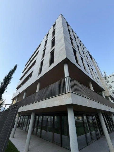 Affittasi appartamento 2.5 locali con balcone e raffrescamento