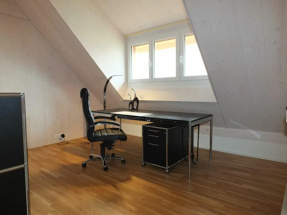 GROSSZÜGIGE MAISONETTEWOHNUNG IN LÄNDLICHER IDYLLE