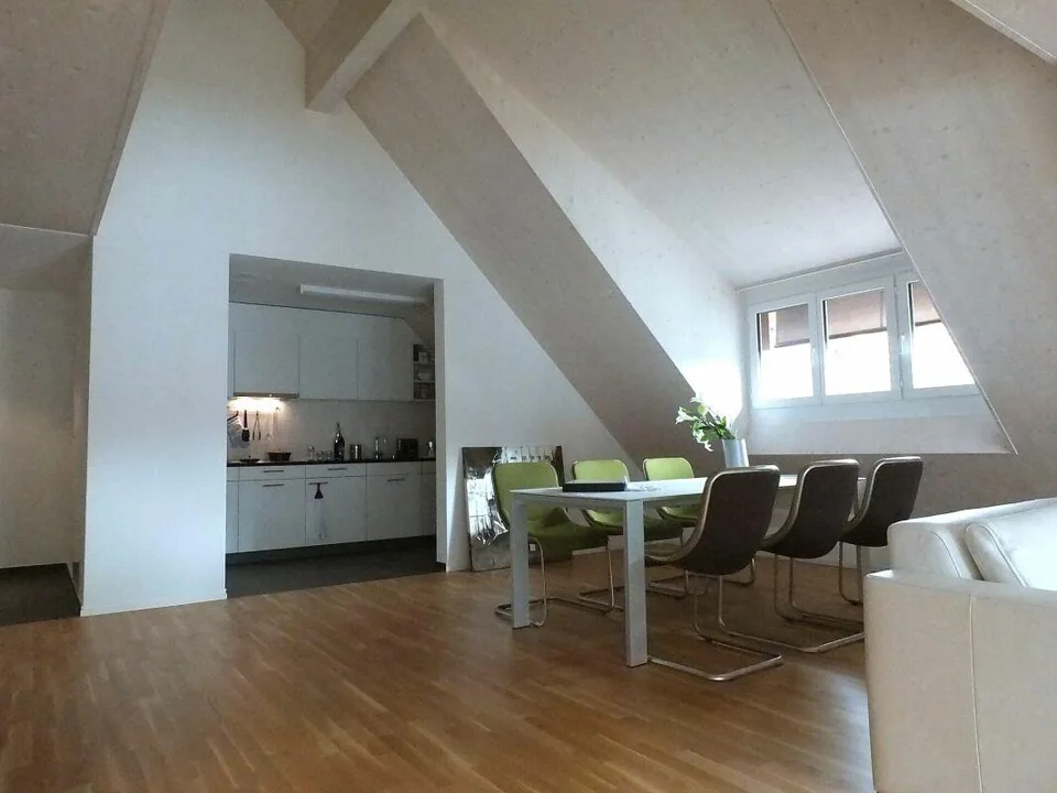 GROSSZÜGIGE MAISONETTEWOHNUNG IN LÄNDLICHER IDYLLE