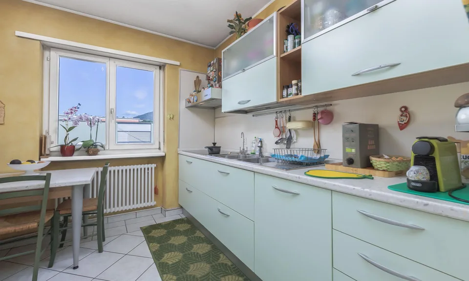 SPLENDIDO 4.5 LOCALI ULTIMO PIANO CON VISTA APERTA A STABIO