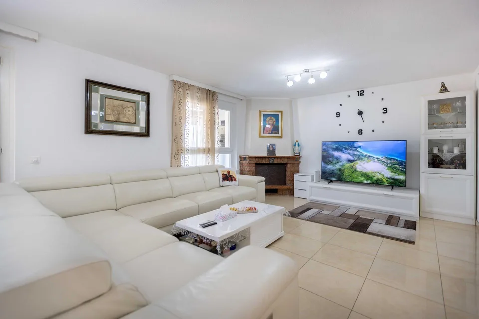 AMPIA VILLA 7.5 LOCALI COME NUOVA VISTA LAGO A CANOBBIO