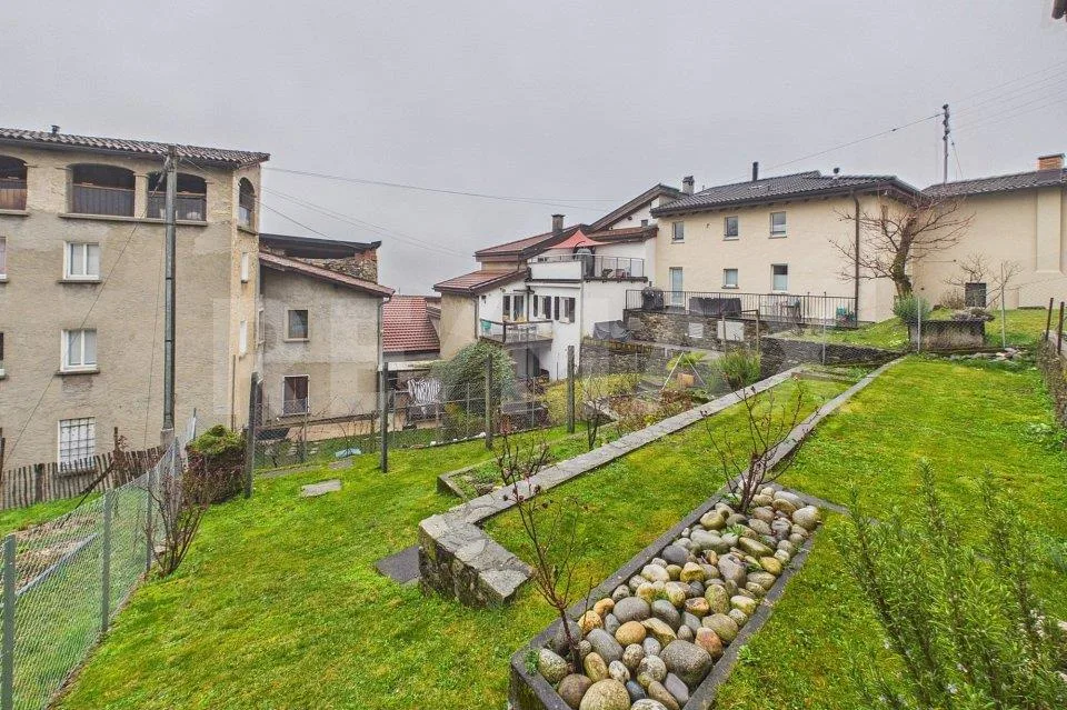 Casa unifamiliare di 4 ½ locali con appartamentino indipendente di ...