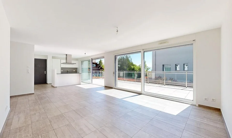 Geräumige 3.5-Zimmer-Wohnung mit großer Terrasse und idealer Lage