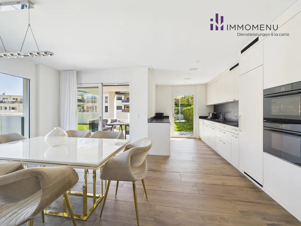 Moderne 4.5-Zimmer-Maisonettewohnung mit Süd-Garten und Bergsicht