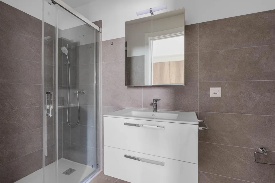 NEUE UND HELLER 3-ZIMMER-WOHNUNG IN DER CAPRIASCA IN LOPAGNO – Foto 6 von 9