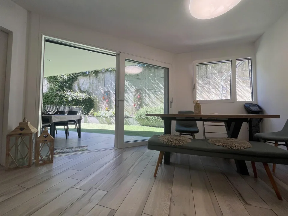 RECENT UND MODERNES 3.5-ZIMMER-WOHNUNG MIT KLEINEM GARTEN IN SORENGO