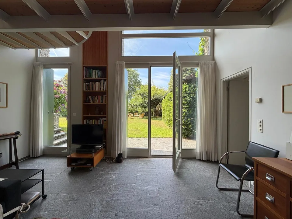CASA TICINESE 6.5 LOCALI CON GIARDINO E PISCINA A CURIO