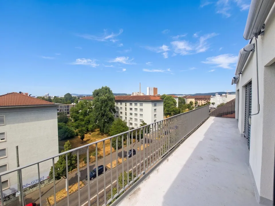 Geräumige 4.5-Zimmer Attikawohnung mit Aussicht in Basel zur Miete – Foto 9 von 13