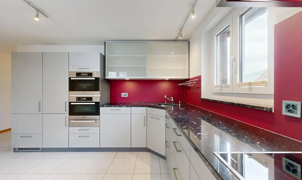 Casa bifamiliare e 835 m² di terreno edificabile – disponibili insieme o separatamente – foto 7 di 18
