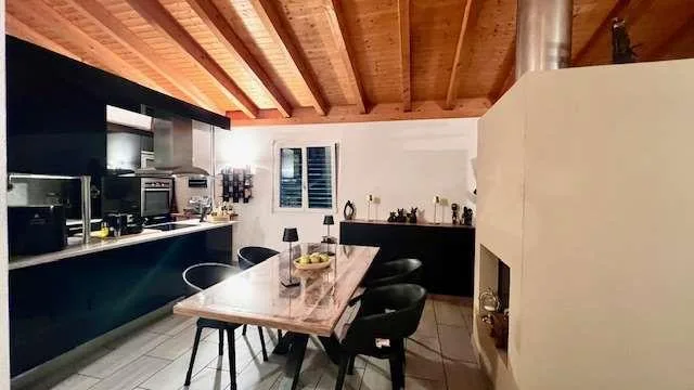 Appartamento mansardato con terrazza e vista aperta