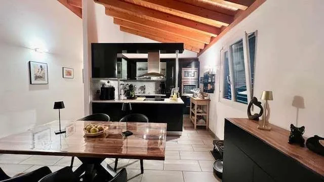 Appartamento mansardato con terrazza e vista aperta