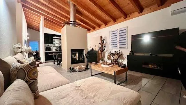 Appartamento mansardato con terrazza e vista aperta