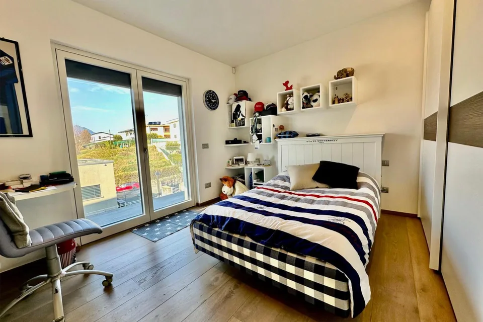 Villa raffinée de 5,5 pièces avec grand jardin à Coldrerio – photo 8 sur 14