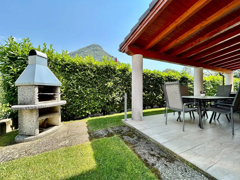 BELLISSIMA CASA DI 5.5 LOCALI CON GIARDINO A MEZZOVICO