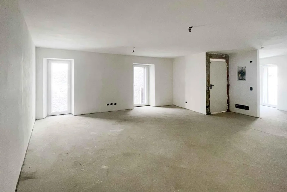 GRANDE CASA 6.5 LOCALI INTERAMENTE RINNOVATA A MIGLIEGLIA