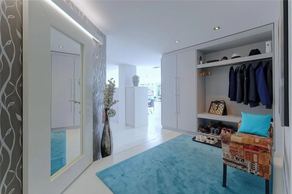 Appartement attique exclusif et ultra-moderne de 5½ pièces avec grande terrasse