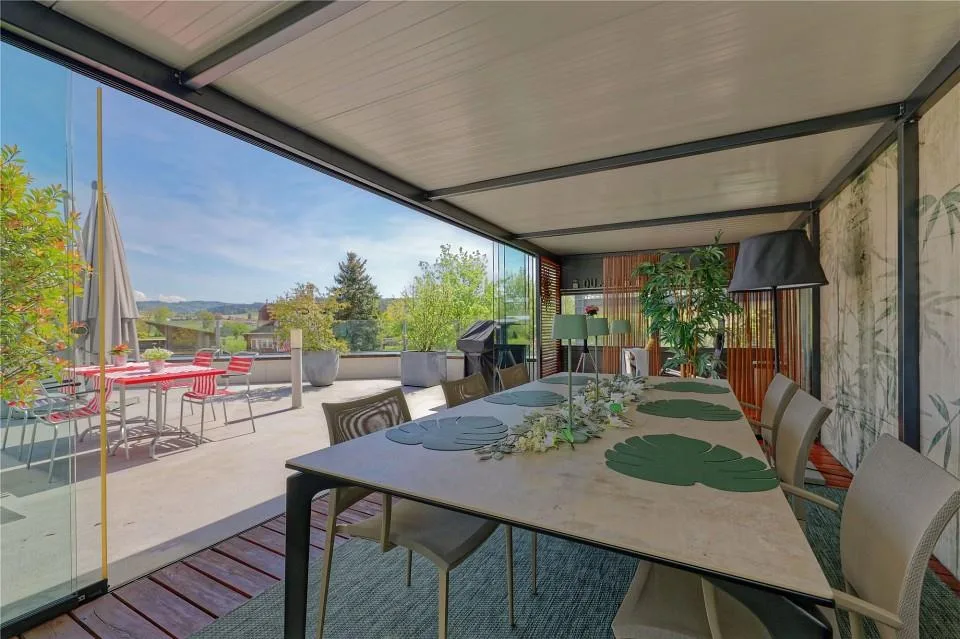 Appartement attique exclusif et ultra-moderne de 5½ pièces avec grande terrasse