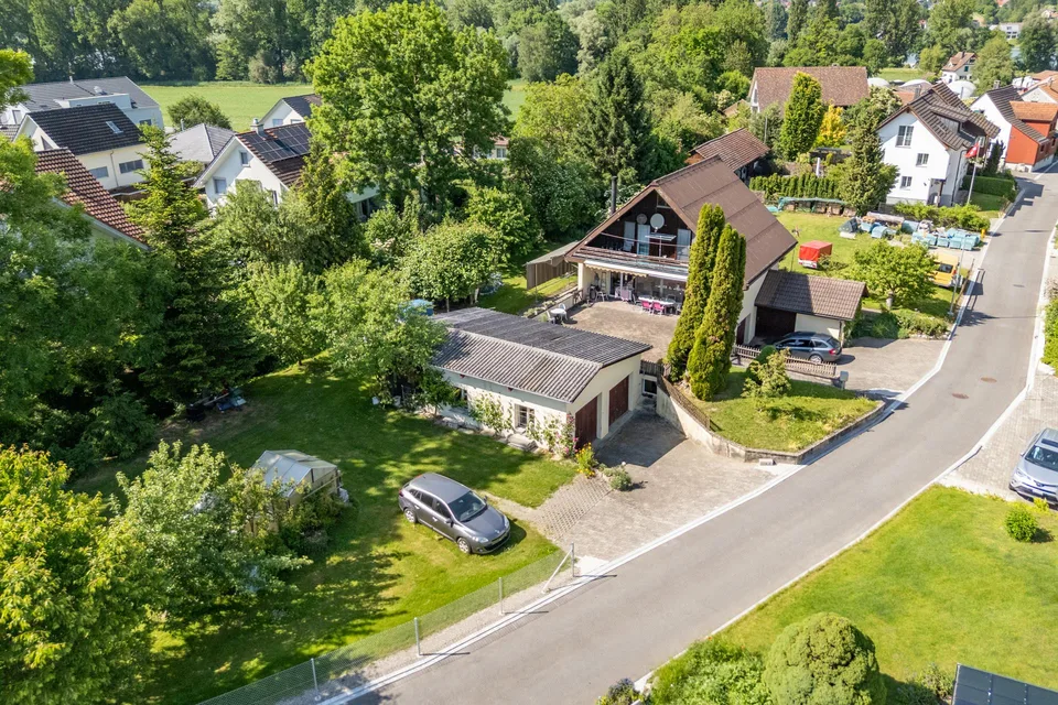 Liegenschaft mit grossem Umschwung, in Gehdistanz zum Untersee