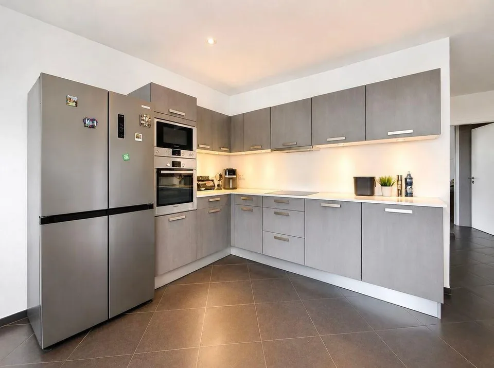 GERÄUMIGE 4 ZIMMER MIT GROSSEM BALKON