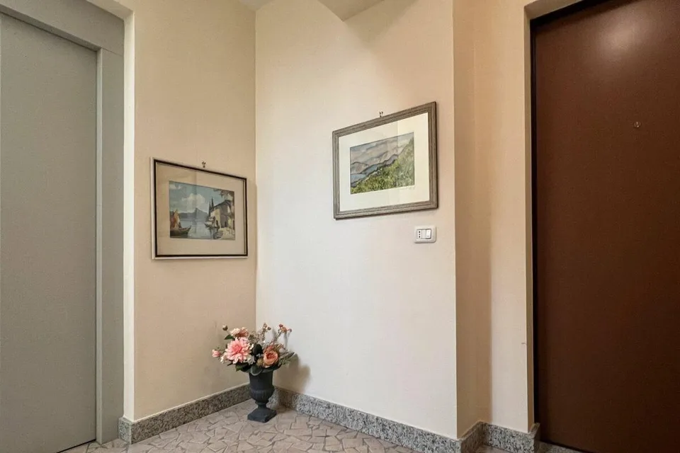 Spazioso bilocale in un palazzo ristrutturato, situato in una splendida posizione soleggiata – foto 30 di 30