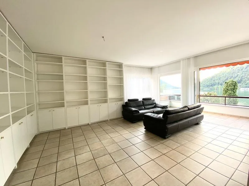 Wohnung mit 4.5 Zimmern in einer Residenz direkt am See