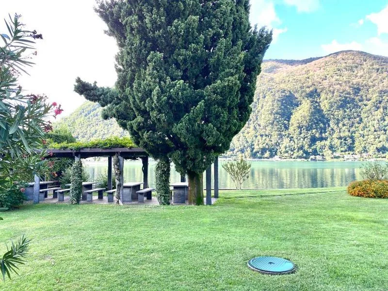 Wohnung mit 4.5 Zimmern in einer Residenz direkt am See
