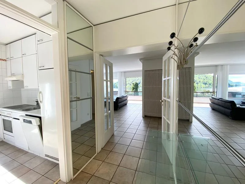 Wohnung mit 4.5 Zimmern in einer Residenz direkt am See